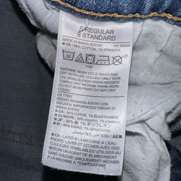 Old Navy Boyfriend Straight Jeans Distressed Light Wash Size 8 Regular - Picture 4 of 8